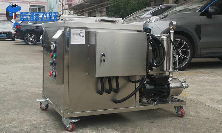 如何利用妖精WWW视频免费高清最新期清洗金属飞机部件