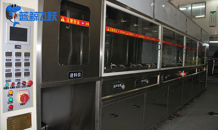 妖精WWW视频免费高清最新期：恢复金属工艺品表面的光泽与艺术效果