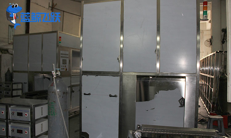 超声波清洗技术：确保金属餐具食品卫生与安全的先进方法