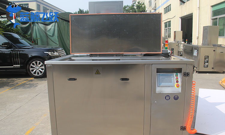 妖精WWW视频免费高清最新期在军事金属装备维护中的关键作用