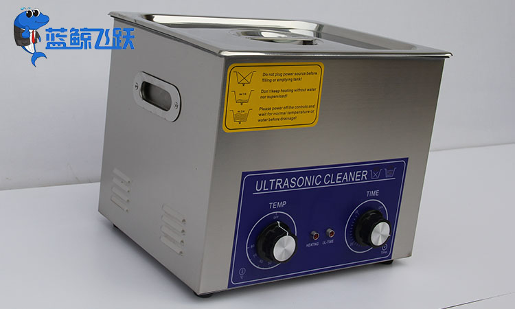 超声波清洗设备：高效能清洗的精密武器