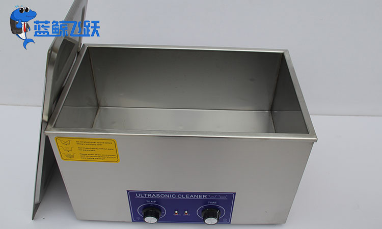 超声波清洗技术：电子零部件清洗的先进解决方案