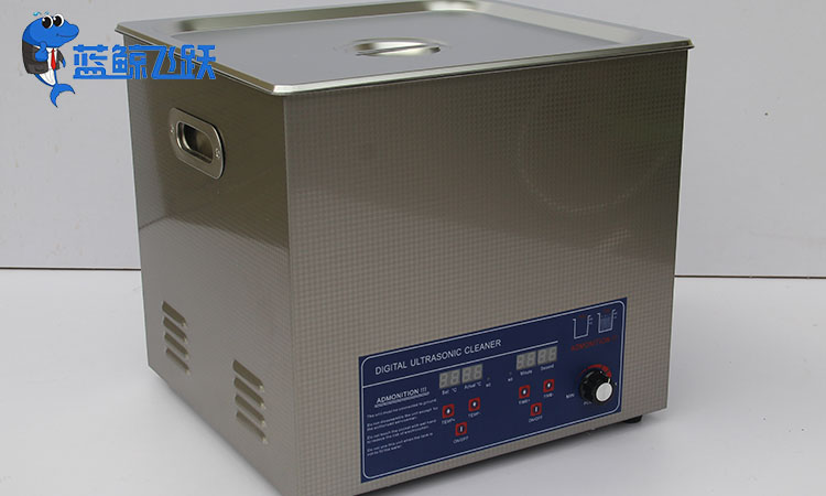 电子半导体器件清洗新纪元：超声波清洗技术的引领