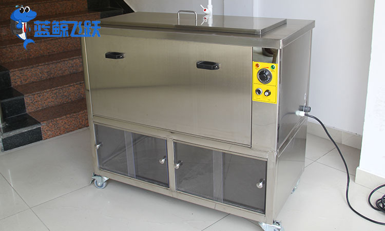 超声波清洗设备：新能源清洗的智能引擎