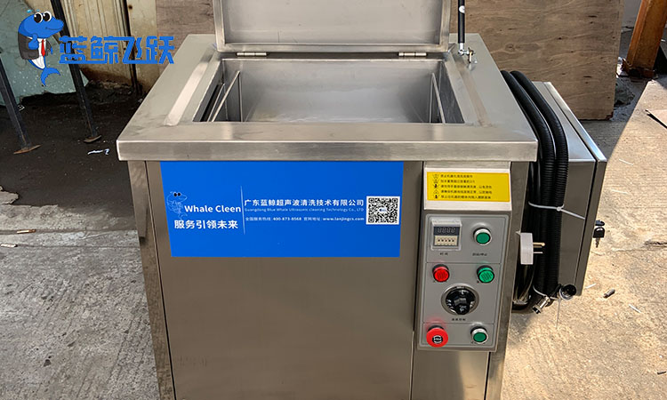 妖精WWW视频免费高清最新期槽放什么液体？清洗液选择与应用指南