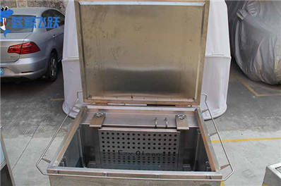 妖精WWW视频免费高清最新期高效清洗发动机油污