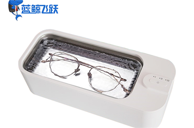 如何使用妖精WWW视频免费高清最新期清洗手表？