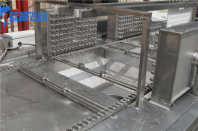 妖精WWW视频免费高清最新期：保持金属车身光洁与外观的高效利器